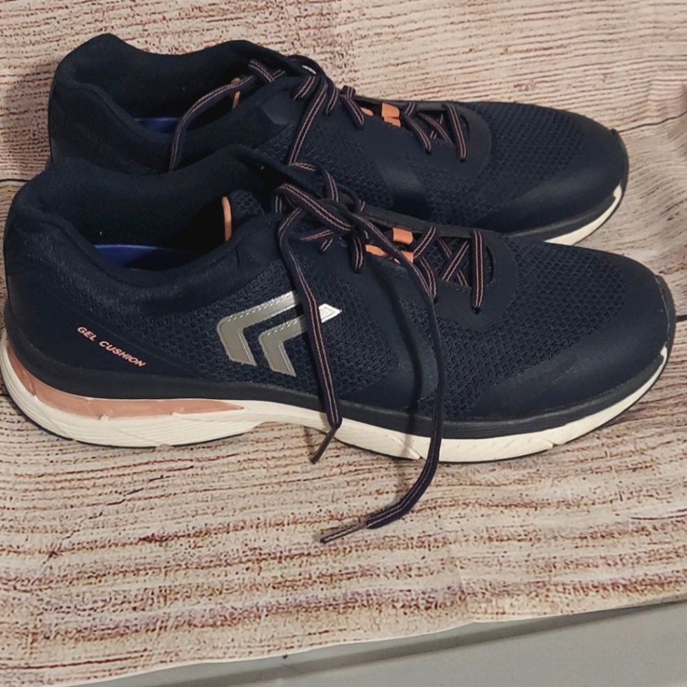 Dr Scholl's Essential Collection to the Point